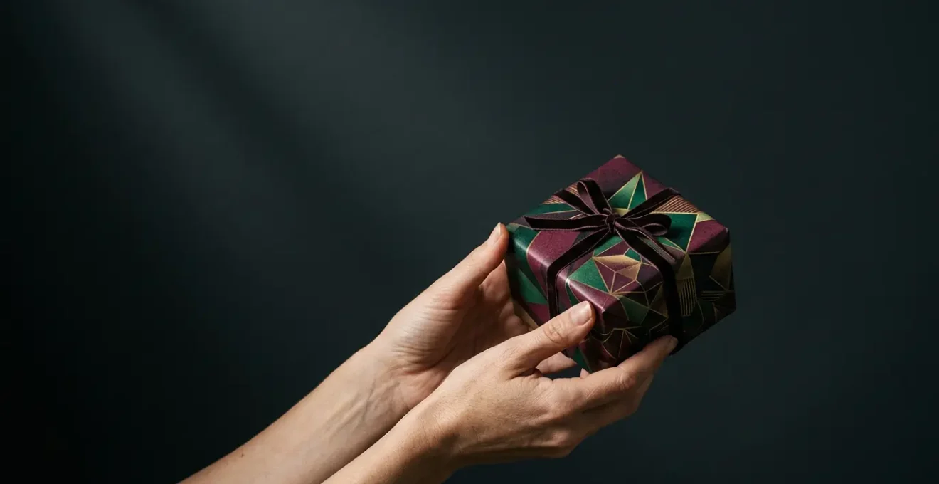 Composition artistique symbolisant la prise de risque créative dans l'art du cadeau